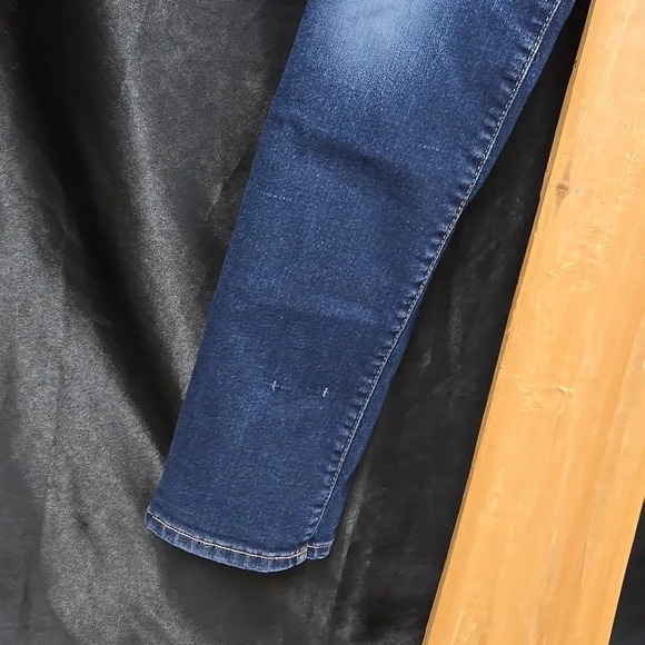 Like new size Girls 16 Gap denim blue jeans - Picture 8 of 8